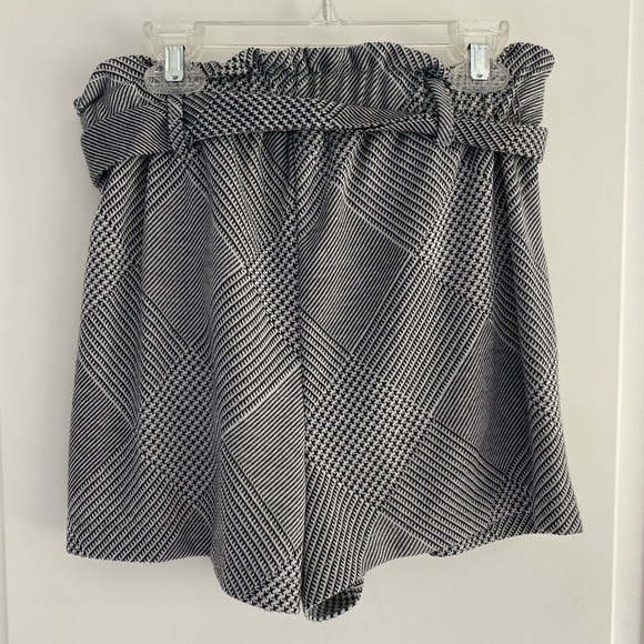 Pull&bear shorts in size S - Picture 2 of 3